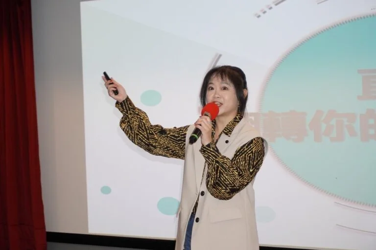 圖一、本課程邀請浪LIVE公關總監侯沛吟前來演講。